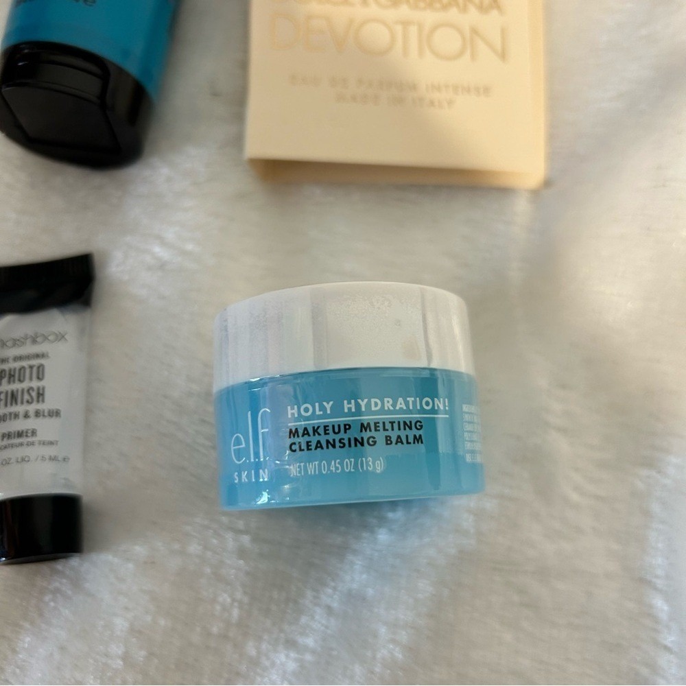 Travel size random toiletries. New in bag. - Picture 8 of 15